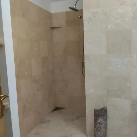 Garsoniera 2 Lângă Plaja Gazde/Camere de închiriat *